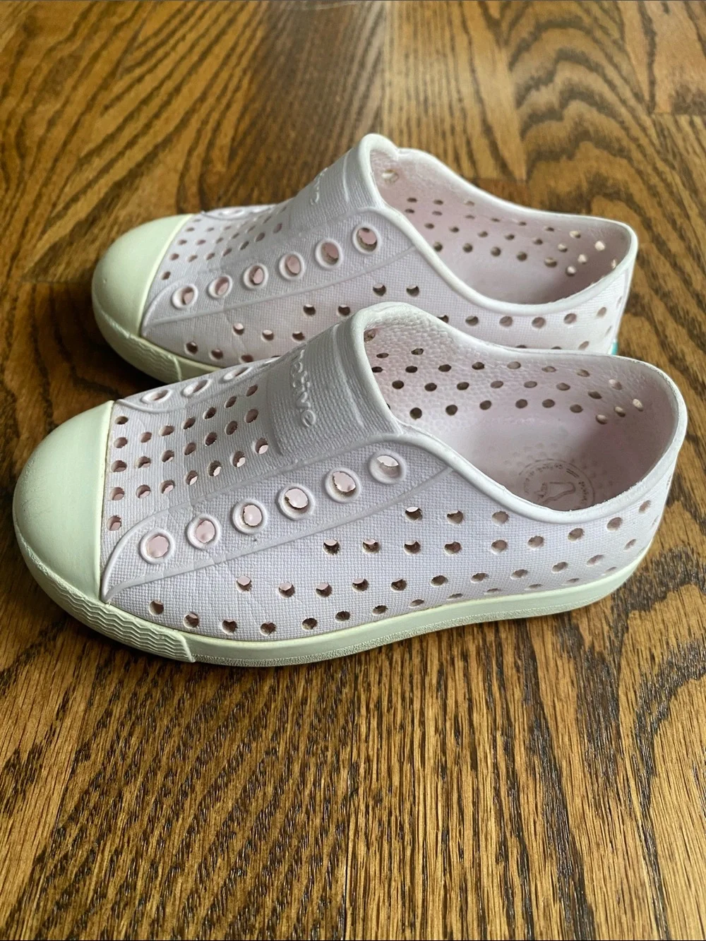 Kids’ Native Jefferson pink/cream slip on sneakers, size 6. Great condition.